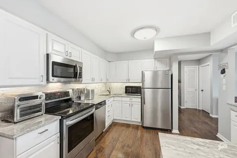 925 Spring Hill Drive Northbrook IL 60062