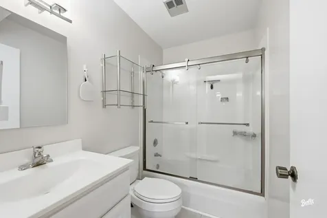 925 Spring Hill Drive Northbrook IL 60062