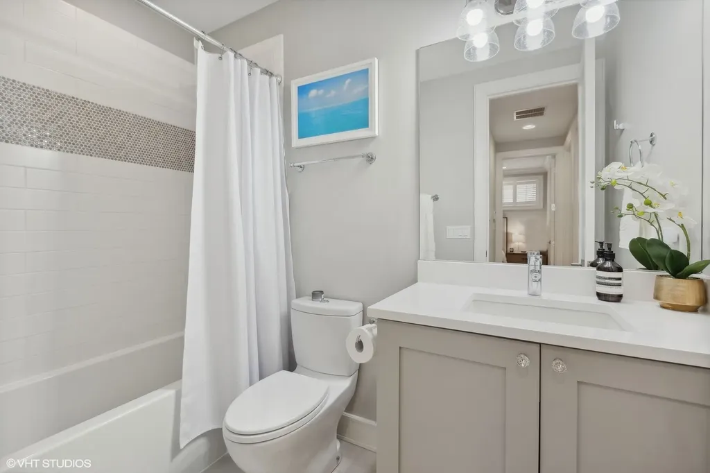 1046 West Altgeld Street Chicago IL 60614