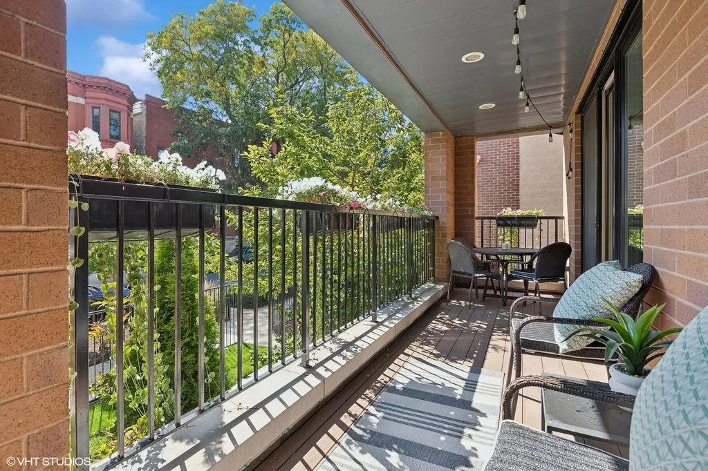 1046 West Altgeld Street Chicago IL 60614