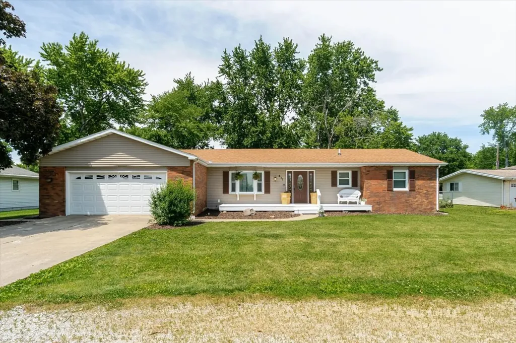 611 East Water Street Farmer City IL 61842