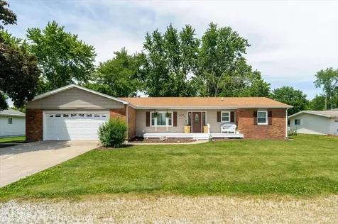 611 East Water Street Farmer City IL 61842