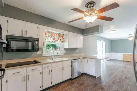 611 East Water Street Farmer City IL 61842