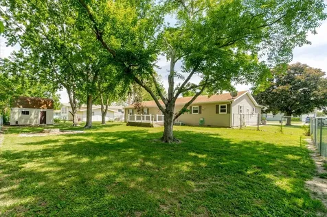 611 East Water Street Farmer City IL 61842