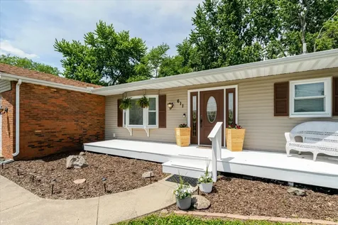 611 East Water Street Farmer City IL 61842