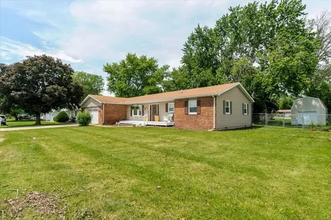 611 East Water Street Farmer City IL 61842
