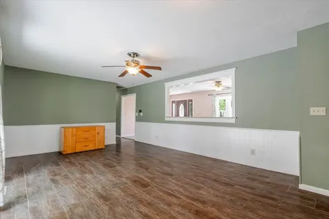 611 East Water Street Farmer City IL 61842