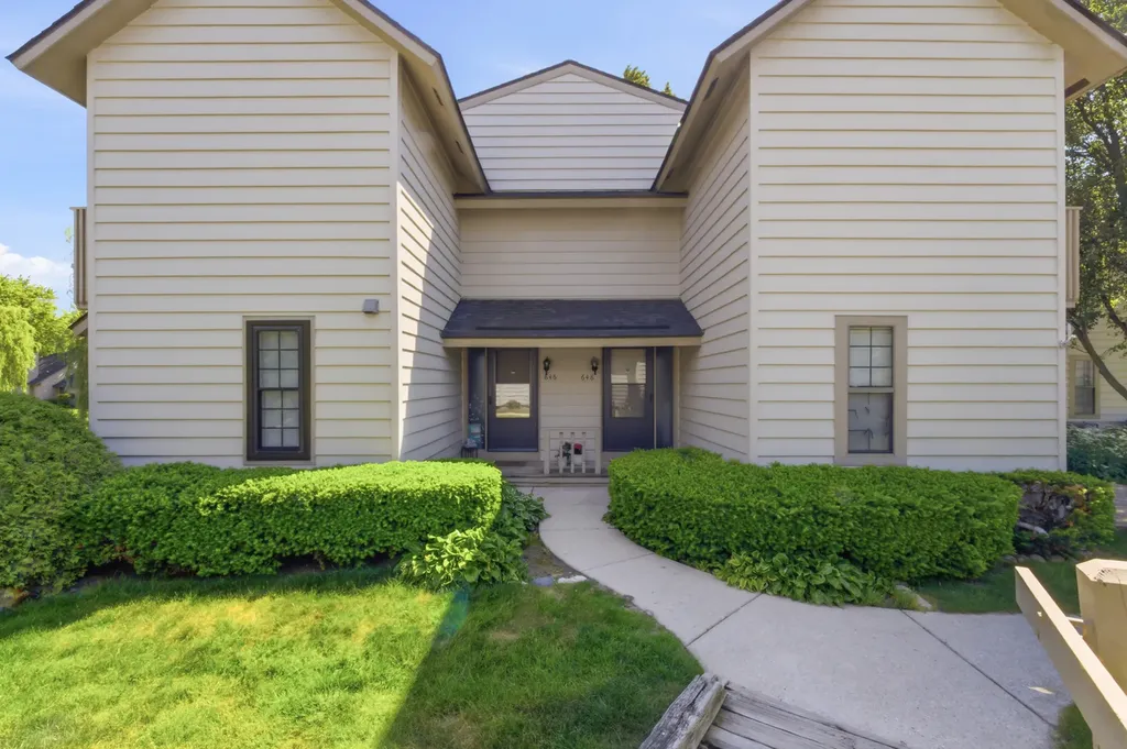648 Mitchell Court Gurnee IL 60031