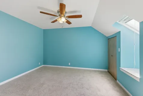 648 Mitchell Court Gurnee IL 60031
