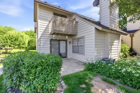 648 Mitchell Court Gurnee IL 60031