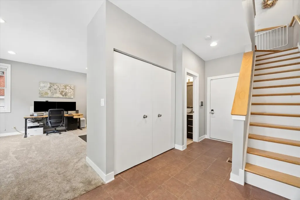 2318 West Wolfram Street Chicago IL 60618