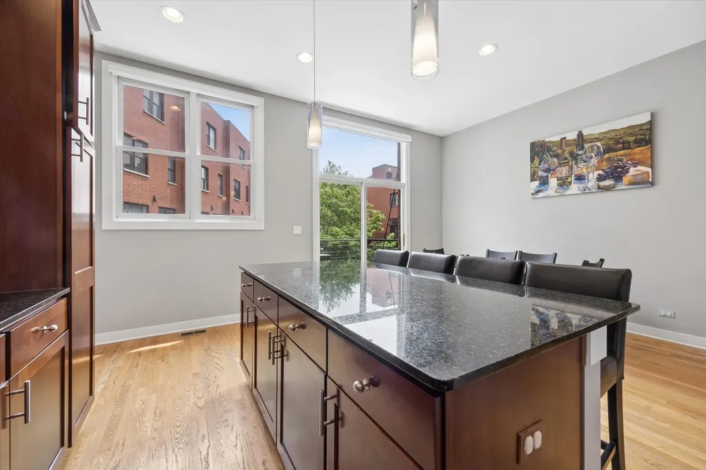 2318 West Wolfram Street Chicago IL 60618
