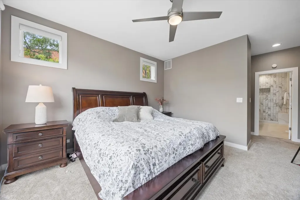 2318 West Wolfram Street Chicago IL 60618