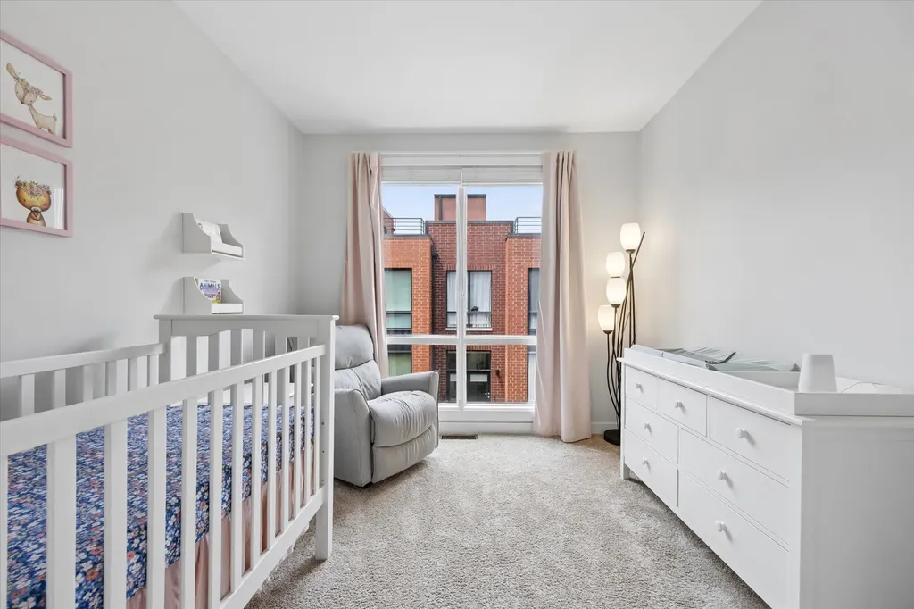 2318 West Wolfram Street Chicago IL 60618
