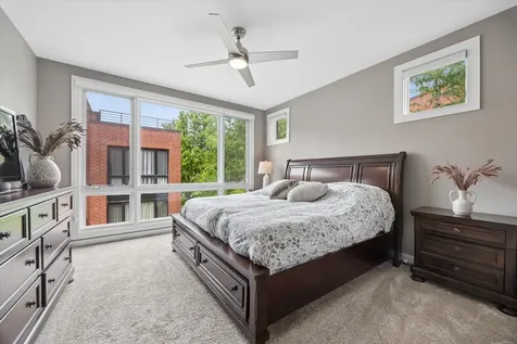 2318 West Wolfram Street Chicago IL 60618