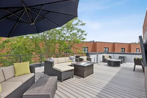 2318 West Wolfram Street Chicago IL 60618