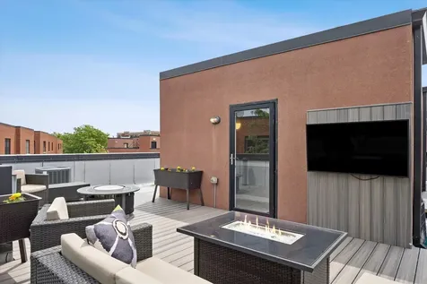 2318 West Wolfram Street Chicago IL 60618