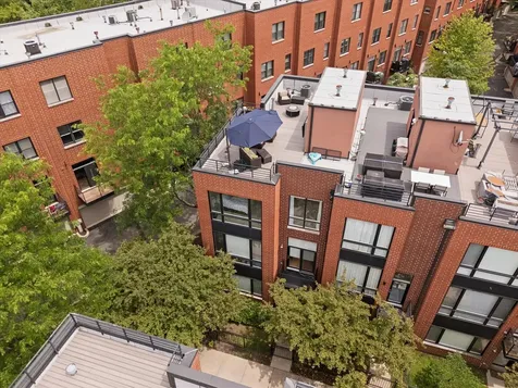 2318 West Wolfram Street Chicago IL 60618