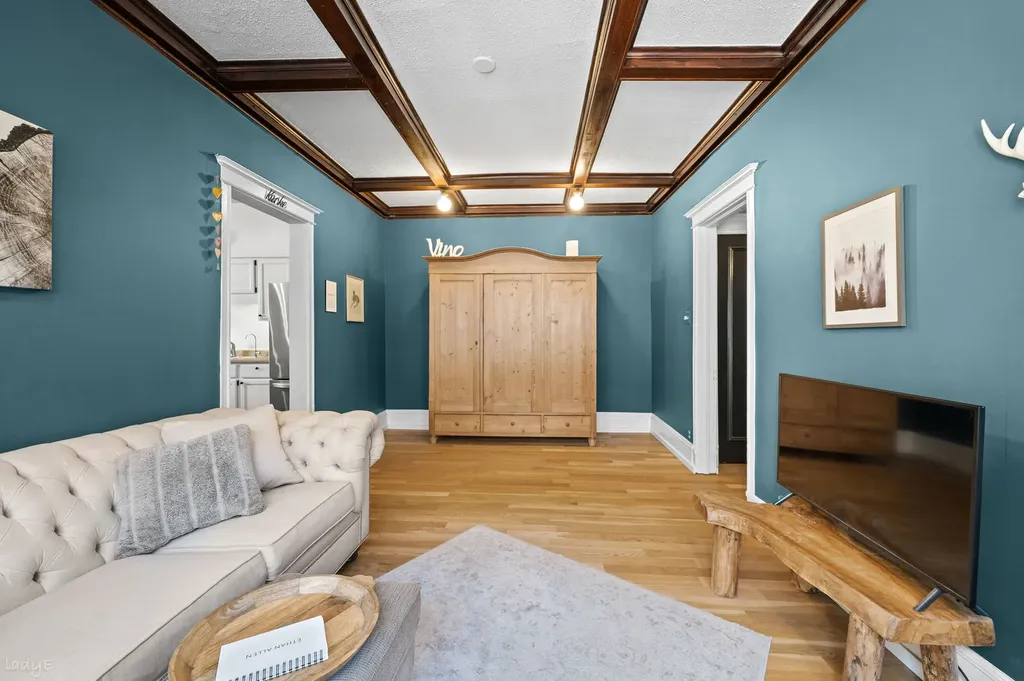 4517 North Ashland Avenue Chicago IL 60640