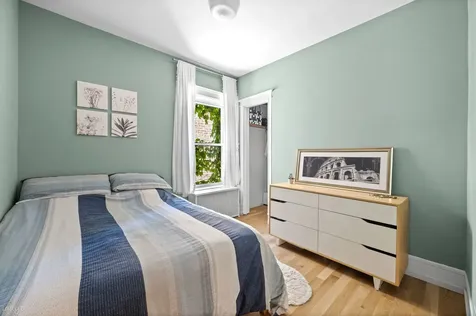 4517 North Ashland Avenue Chicago IL 60640