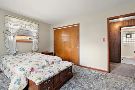 5547 Fairway Drive Crestwood IL 60418