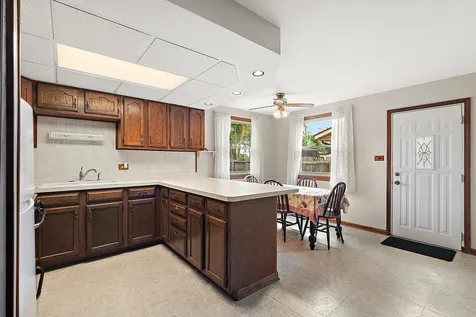 5547 Fairway Drive Crestwood IL 60418