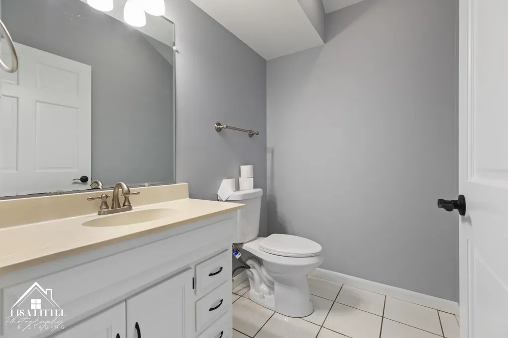 1523 Greenlake Drive Aurora IL 60502