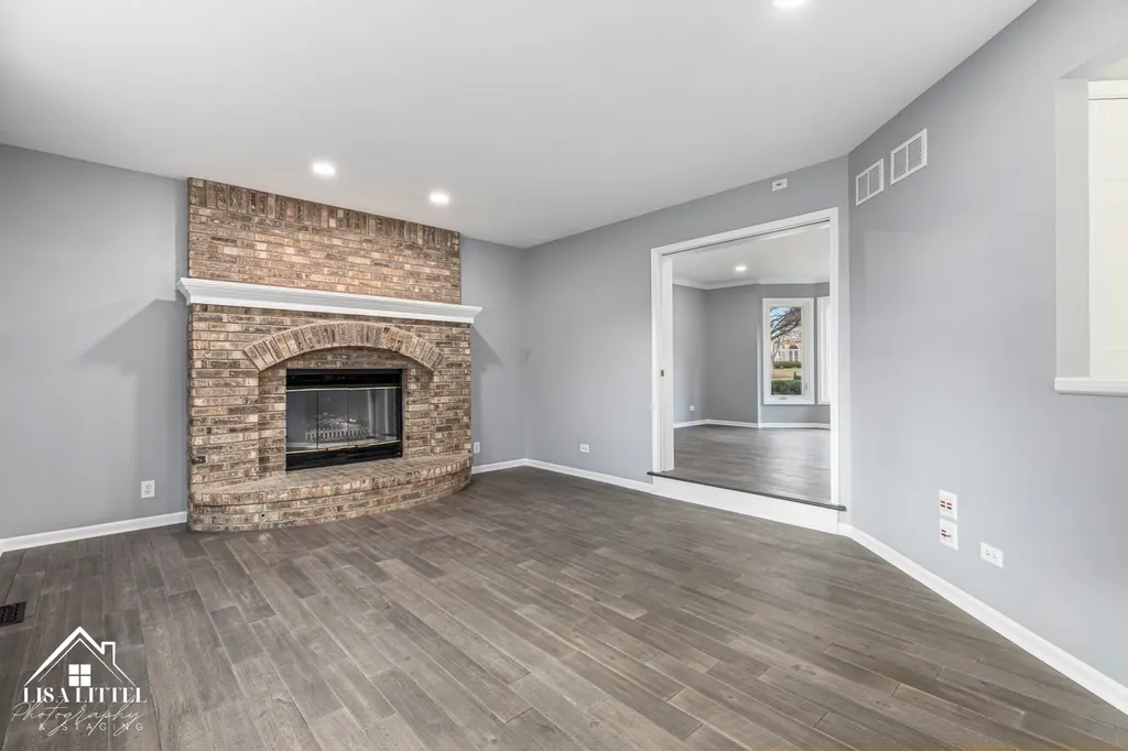 1523 Greenlake Drive Aurora IL 60502