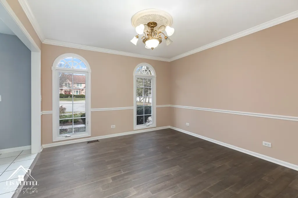 1523 Greenlake Drive Aurora IL 60502