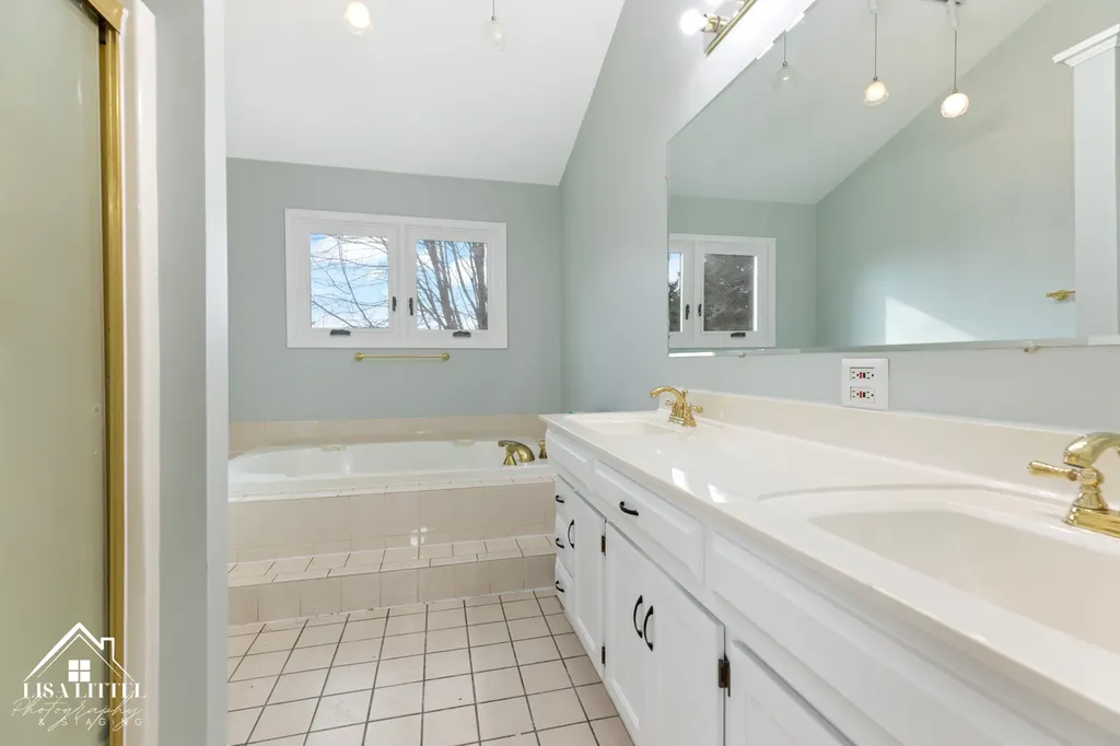 1523 Greenlake Drive Aurora IL 60502