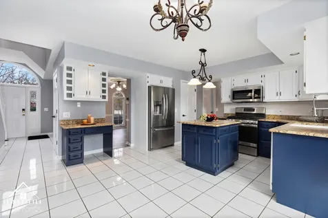 1523 Greenlake Drive Aurora IL 60502