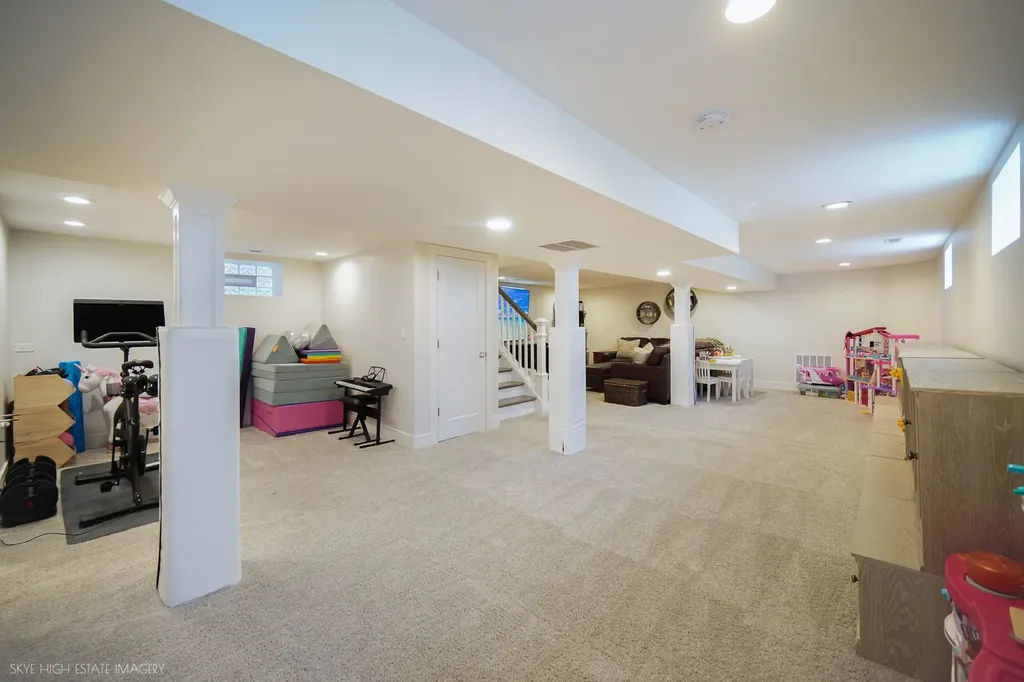 7720 West Chase Avenue Chicago IL 60631