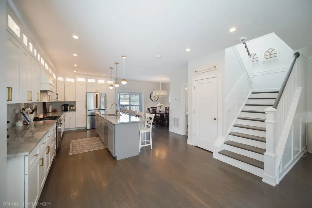 7720 West Chase Avenue Chicago IL 60631