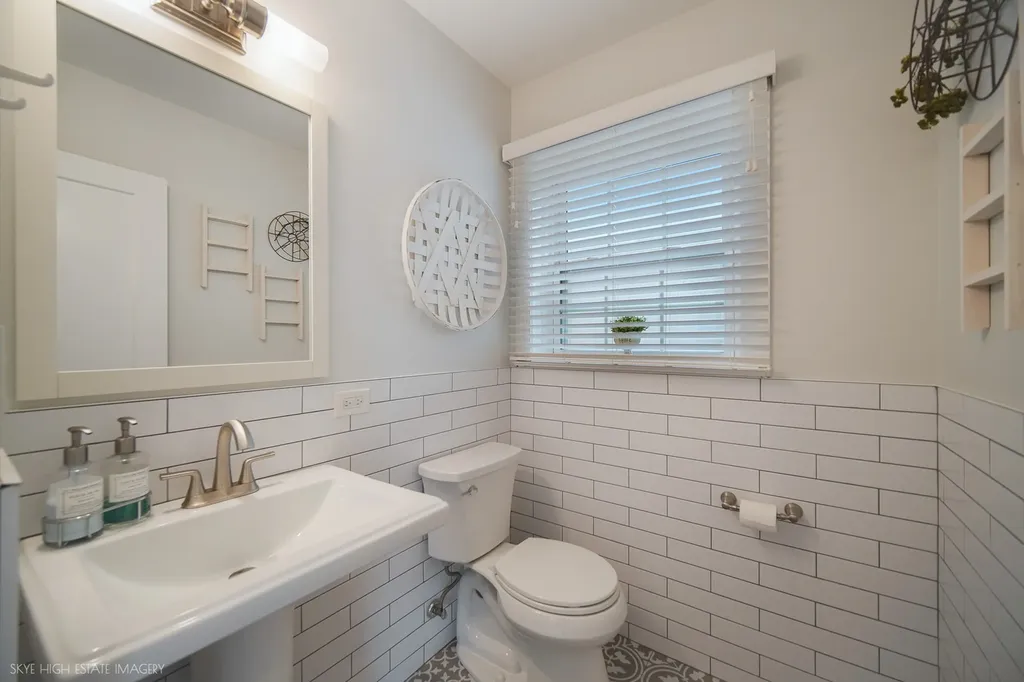 7720 West Chase Avenue Chicago IL 60631