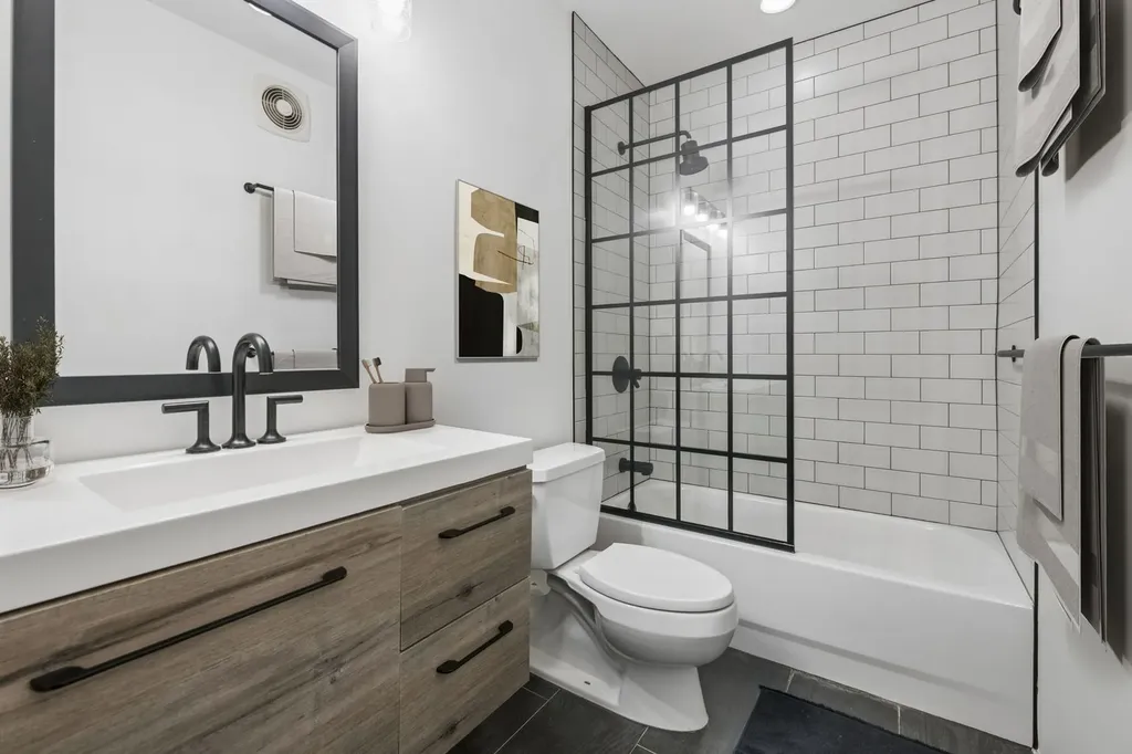 843 West Adams Street Chicago IL 60607