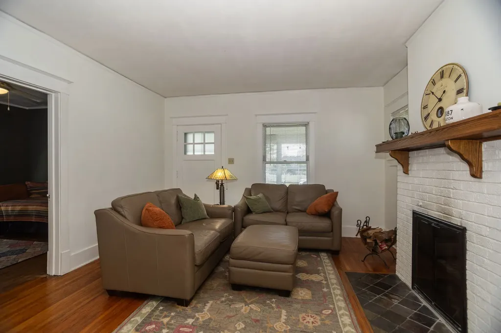 219 West Oak Avenue Wheaton IL 60187