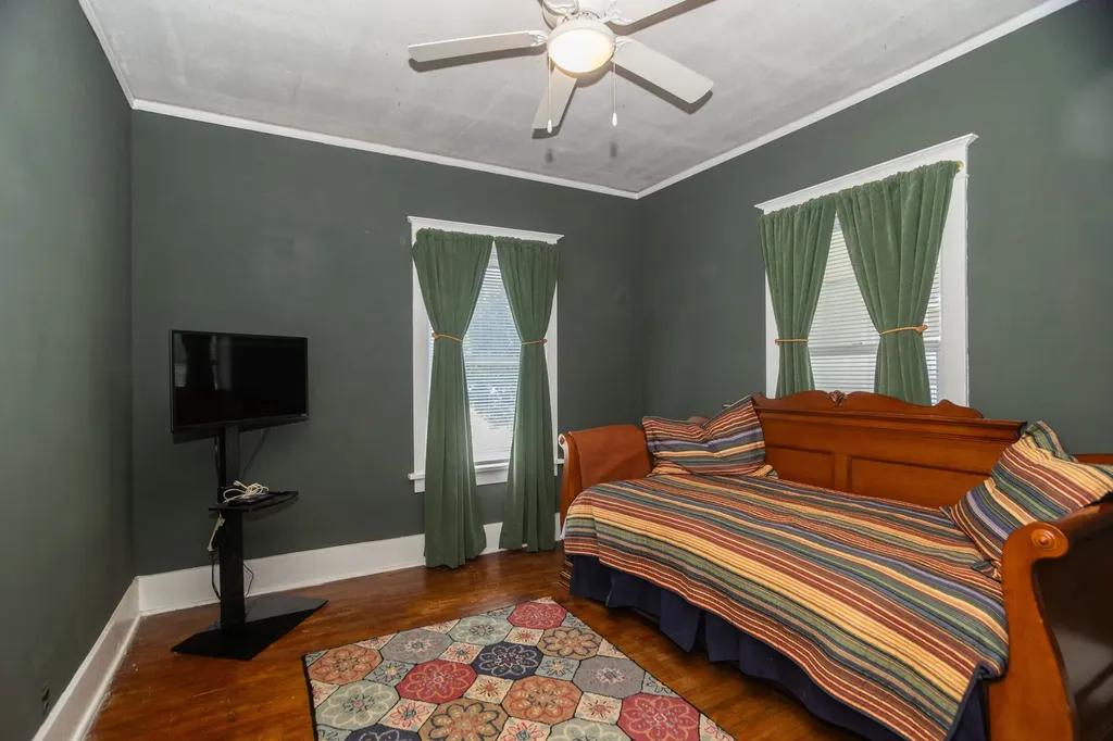 219 West Oak Avenue Wheaton IL 60187