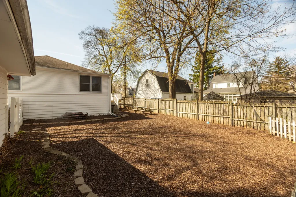 219 West Oak Avenue Wheaton IL 60187