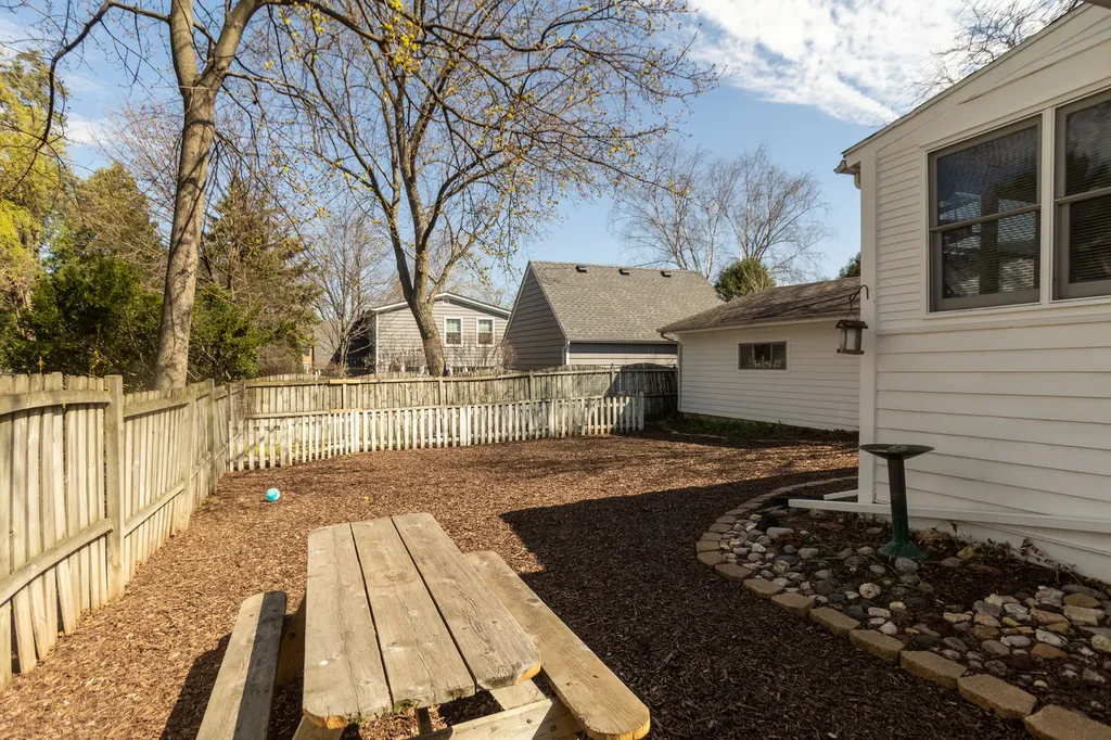 219 West Oak Avenue Wheaton IL 60187
