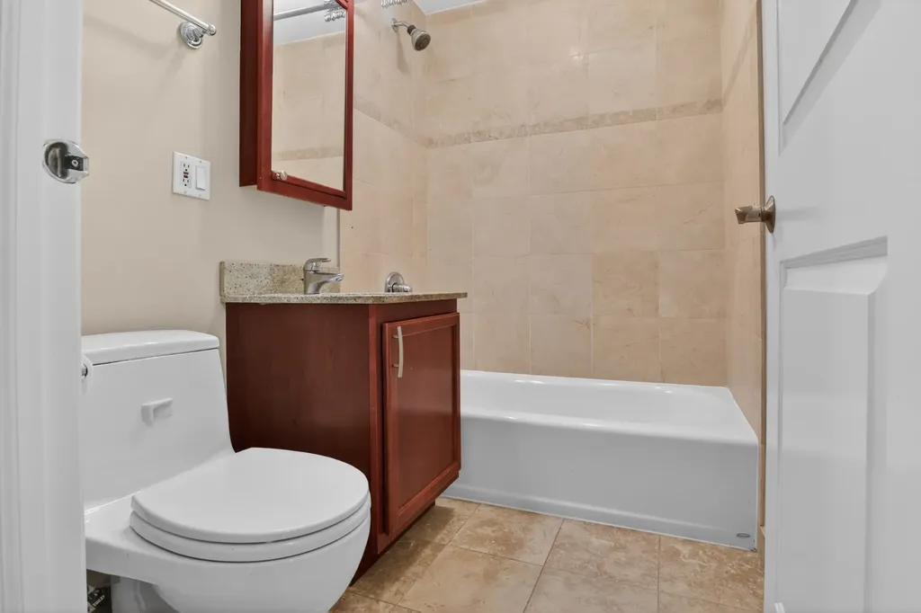 6424 North Albany Avenue Chicago IL 60645