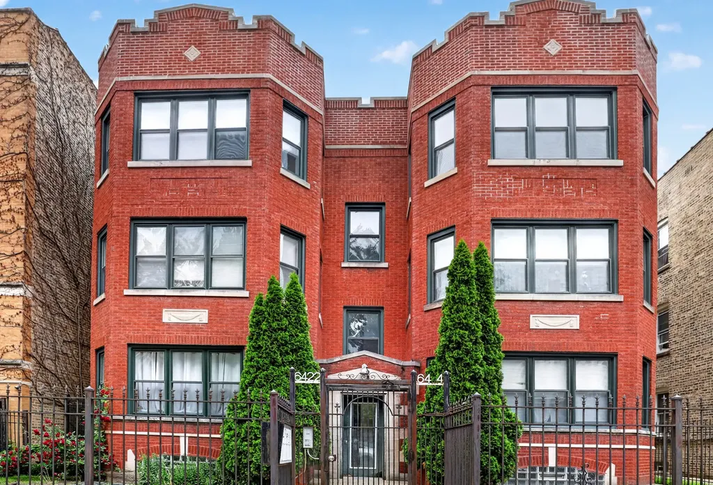 6424 North Albany Avenue Chicago IL 60645