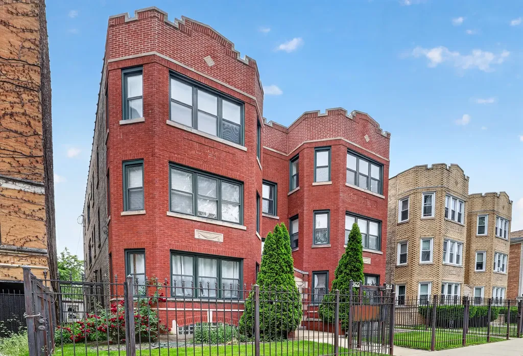 6424 North Albany Avenue Chicago IL 60645