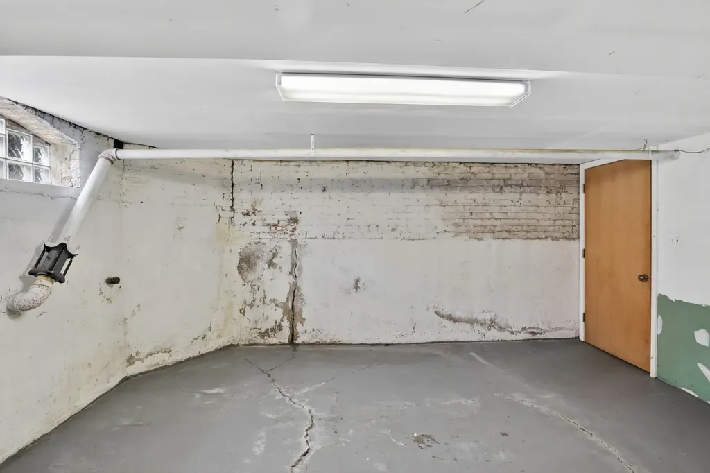 6424 North Albany Avenue Chicago IL 60645