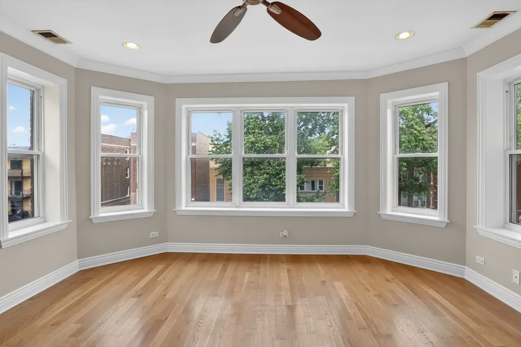 6424 North Albany Avenue Chicago IL 60645