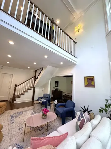 2948 North Pine Grove Avenue Chicago IL 60657