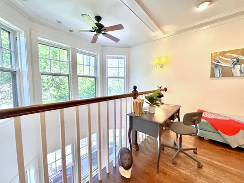2948 North Pine Grove Avenue Chicago IL 60657