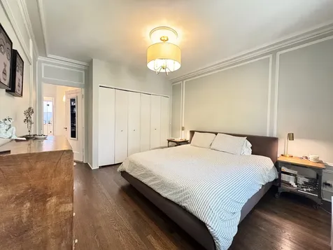 2948 North Pine Grove Avenue Chicago IL 60657