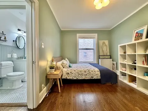 2948 North Pine Grove Avenue Chicago IL 60657