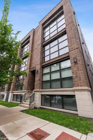 826 North Marshfield Avenue Chicago IL 60622