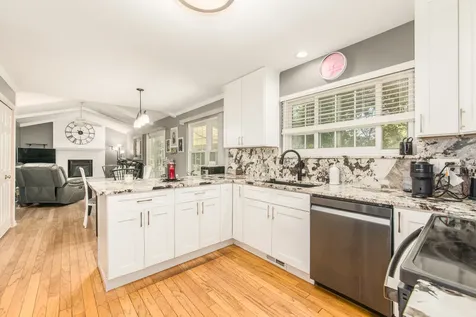 772 Red Oak Drive Bartlett IL 60103